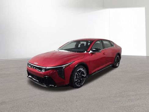 Certified 2025 Kia K4 GT-Line image 2