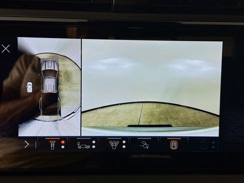 Used 2024 GMC Sierra 3500 Denali w/ Technology Package image 14