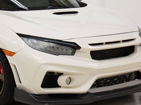 Used 2018 Honda Civic Type R image 9