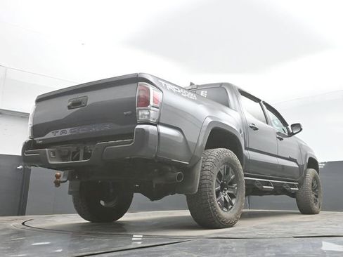 Used 2022 Toyota Tacoma TRD Sport w/ Technology Package AWD/4WD image 33