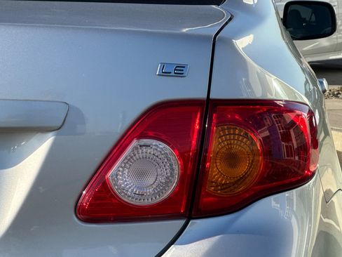 Used 2010 Toyota Corolla image 23