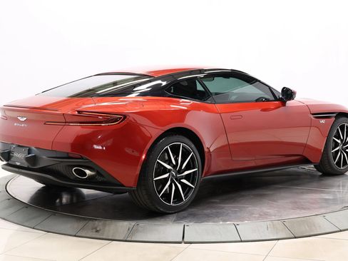 Used 2018 Aston Martin DB11 V12 RWD image 54