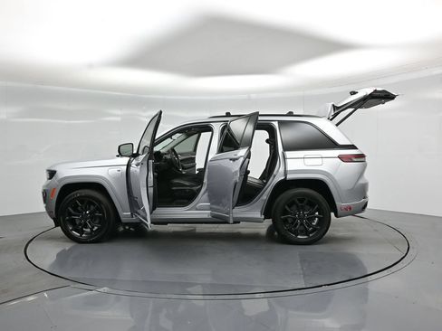 Used 2023 Jeep Grand Cherokee 30th Anniversary AWD/4WD image 36