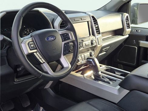 Used 2019 Ford F150 Lariat image 18