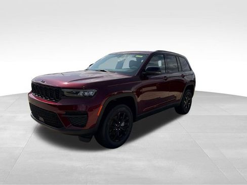 New 2025 Jeep Grand Cherokee Altitude RWD image 20