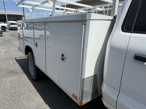 Used 2023 Ford F450 XL w/ XL Chrome Package RWD image 26
