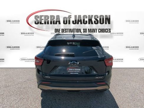 Used 2025 Chevrolet Trax ACTIV w/ Driver Confidence Package FWD image 8