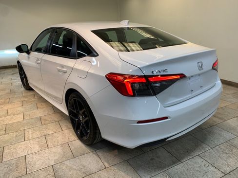 Used 2023 Honda Civic Sport image 5