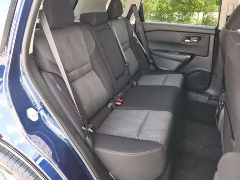 Used 2025 Nissan Rogue SV FWD image 15