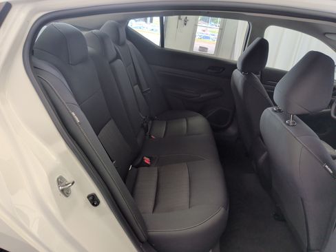 Used 2025 Nissan Altima 2.5 S FWD image 13