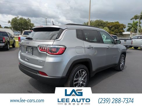 Used 2019 Jeep Compass Latitude w/ Popular Equipment Group FWD image 3