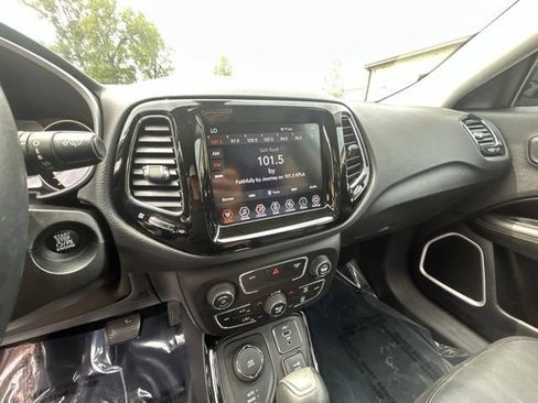 Used 2019 Jeep Compass Limited AWD/4WD image 20
