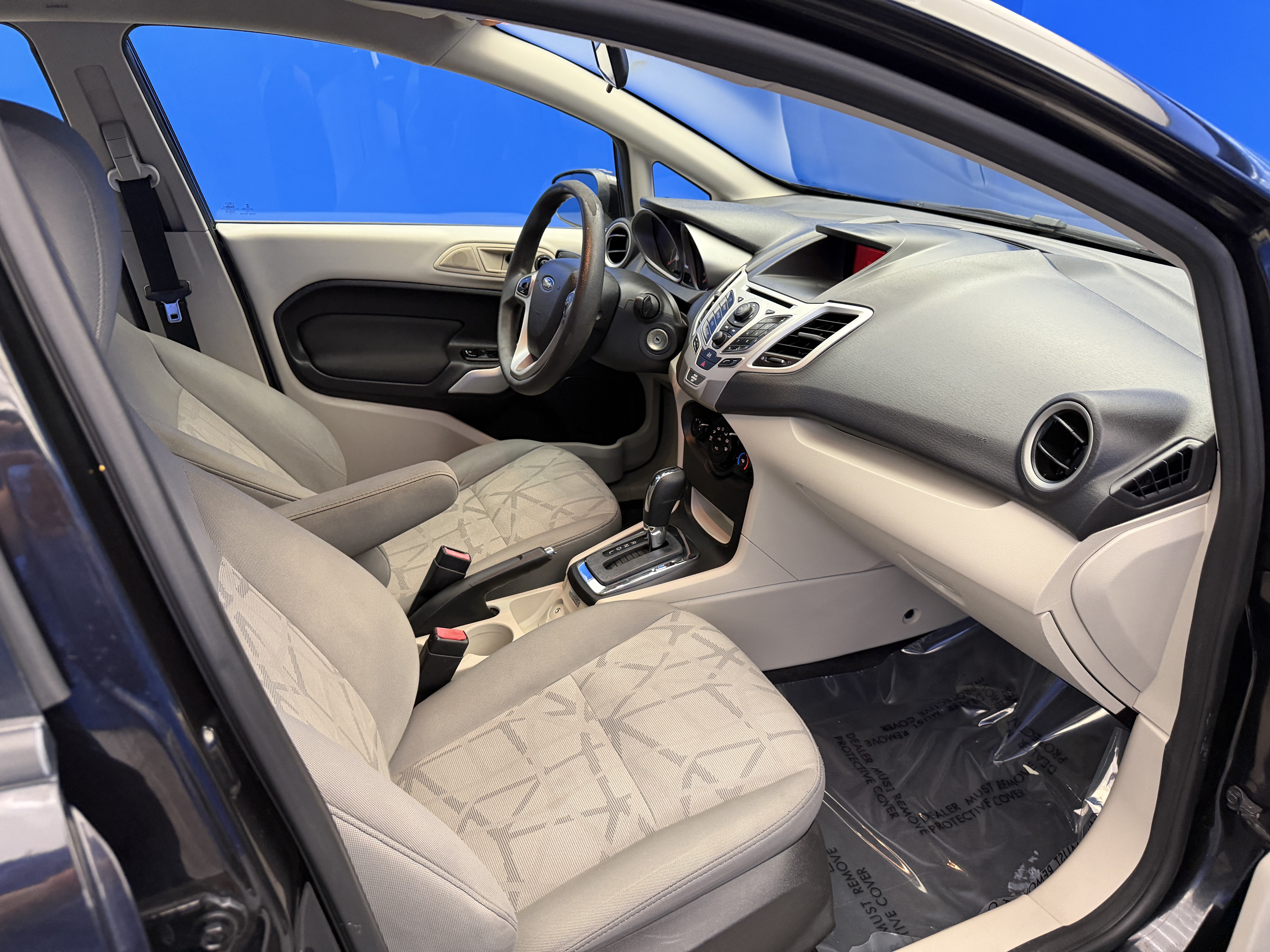 Used 2013 Ford Fiesta SE FWD image 21