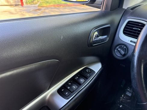 Used 2017 Dodge Journey SE w/ Flexible Seating Group FWD image 38