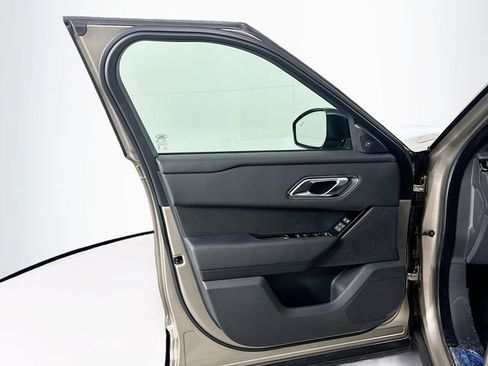 New 2026 Land Rover Range Rover Velar Dynamic SE image 11