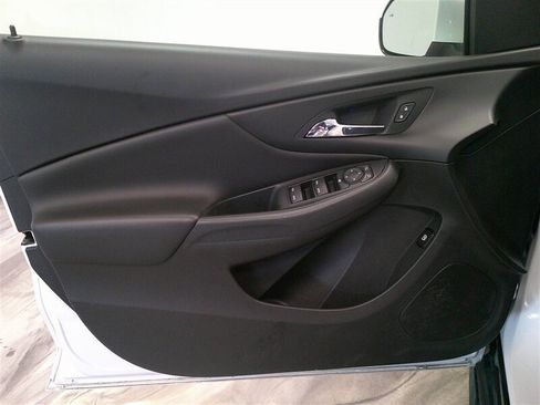 Used 2018 Chevrolet Volt LT w/ LT Driver Confidence Package image 28