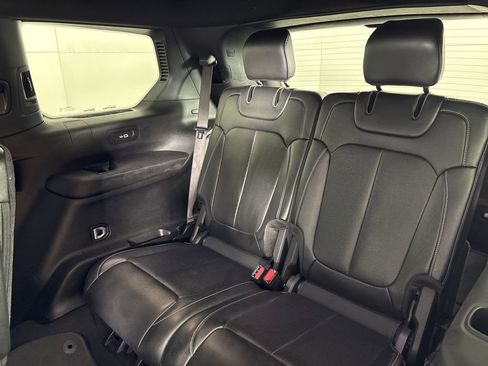 Used 2024 Jeep Grand Cherokee L Limited w/ Luxury Tech Group II image 36