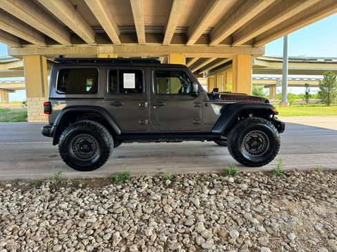 Used 2018 Jeep Wrangler Unlimited Rubicon AWD/4WD image 2