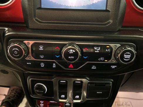 Used 2021 Jeep Wrangler Rubicon image 18