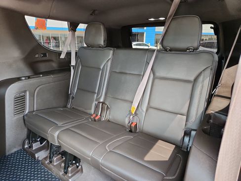 Used 2022 GMC Yukon XL Denali w/ Denali Ultimate Package AWD/4WD image 10