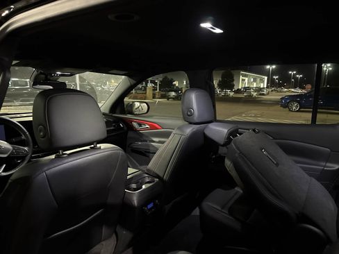 Certified 2025 Chevrolet Traverse Z71 image 5