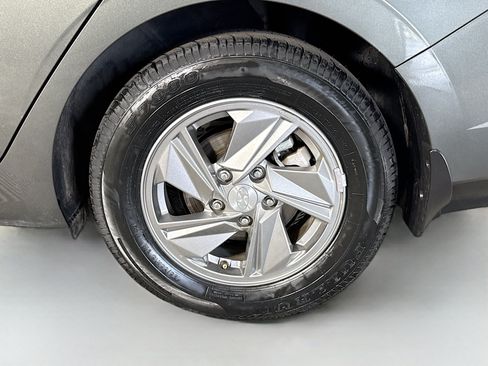 Used 2025 Hyundai Elantra SE FWD image 36
