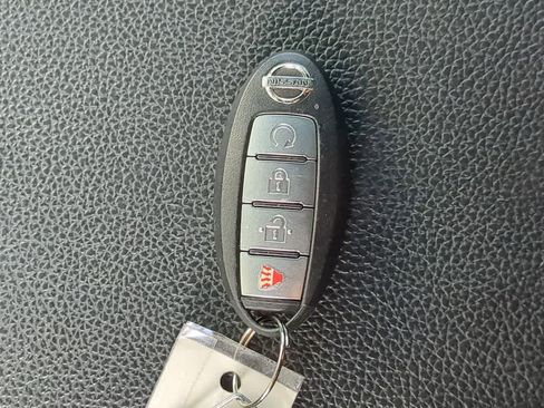 Used 2020 Nissan Titan PRO-4X w/ Pro-4x Convenience Package image 38