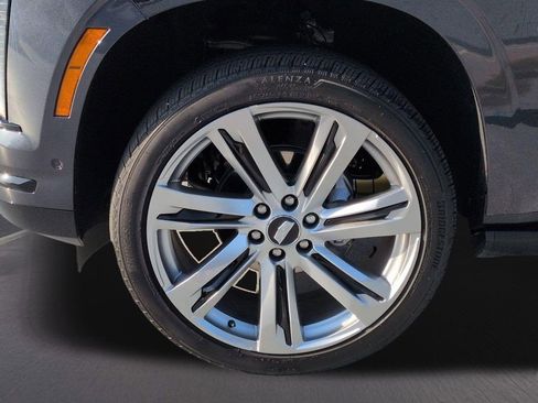 Certified 2026 Cadillac Escalade ESV Platinum Sport AWD/4WD image 19