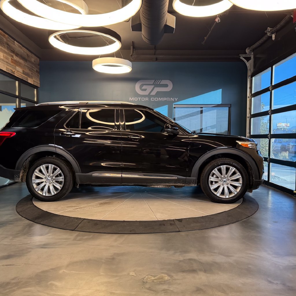 Used 2021 Ford Explorer Limited w/ Equipment Group 301A AWD/4WD image 2