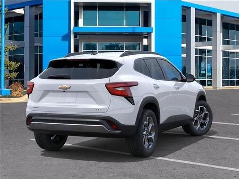 New 2026 Chevrolet Trax LT w/ Driver Confidence Package FWD image 4