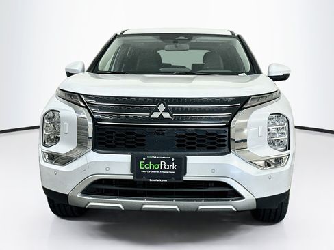 Used 2024 Mitsubishi Outlander SE AWD/4WD image 2