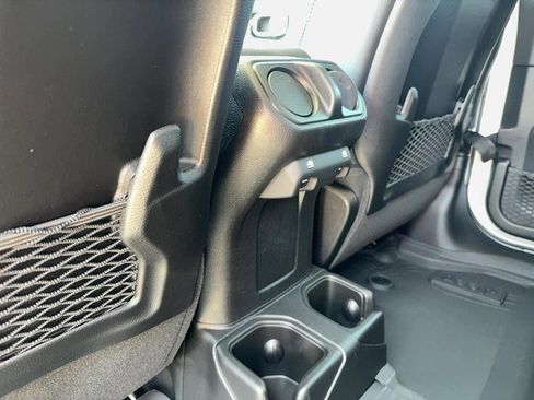 New 2025 Jeep Gladiator Sport S w/ Premium Package image 7