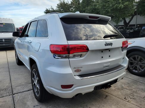 Used 2019 Jeep Grand Cherokee Overland AWD/4WD image 2