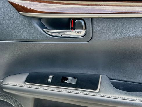 Used 2016 Lexus ES 350 w/ Premium Package w/Wood Trim FWD image 34