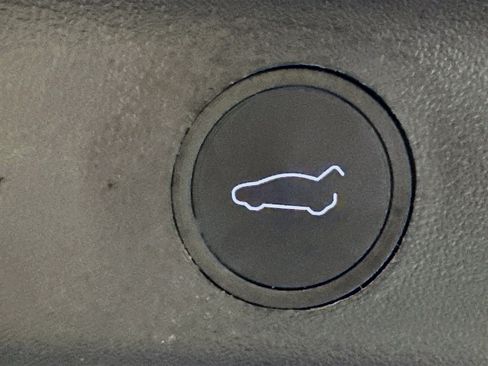 Used 2023 Tesla Model Y Long Range image 30