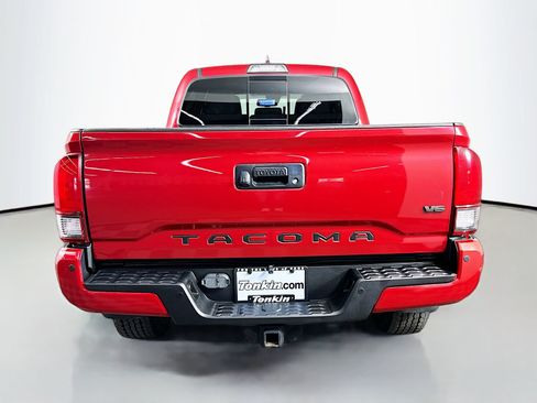 Used 2018 Toyota Tacoma TRD Sport w/ Technology Package RWD image 7