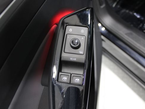 Used 2023 Volkswagen ID.4 Pro S AWD/4WD image 43