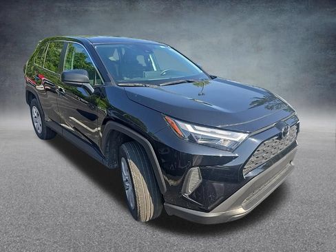 Used 2025 Toyota RAV4 LE AWD/4WD image 2