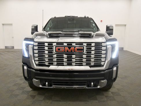 Used 2024 GMC Sierra 2500 Denali image 11