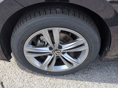 Used 2024 Volkswagen Jetta SE image 10