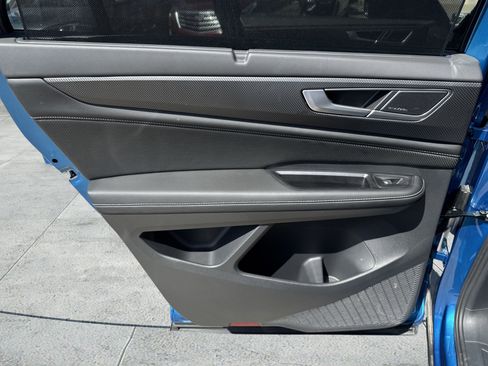 Used 2024 Volkswagen Atlas Cross Sport SEL Premium R-Line image 32