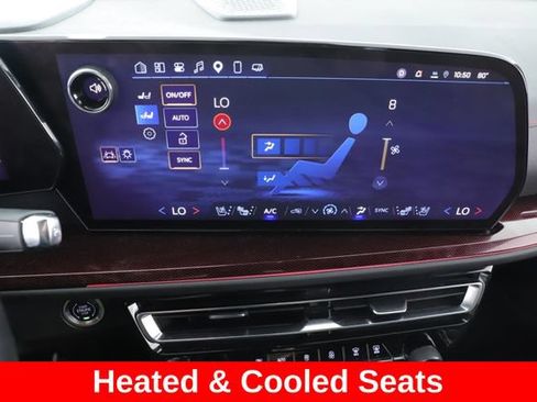 Used 2025 Chevrolet Traverse RS w/ LPO, Floor Liner Package AWD/4WD image 4