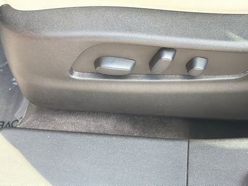 Used 2022 Cadillac XT4 Sport w/ Comfort Package FWD image 25