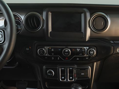 Used 2023 Jeep Wrangler Sport S AWD/4WD image 25