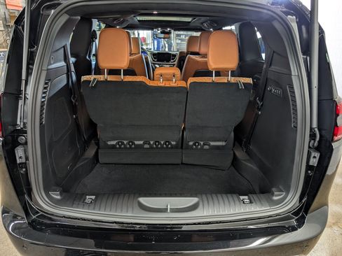 New 2026 Chrysler Pacifica Pinnacle AWD/4WD image 26