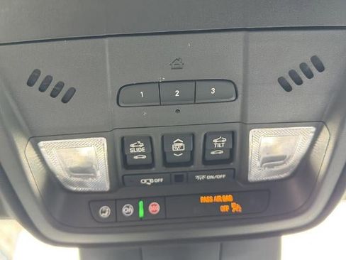 Used 2025 Cadillac XT4 Premium Luxury w/ Technology Package FWD image 36