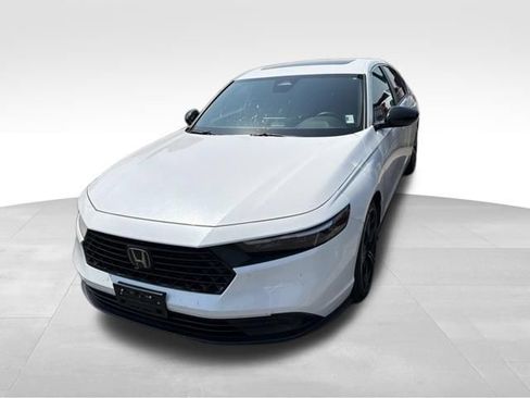 Used 2024 Honda Accord Sport image 3