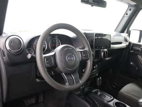 Used 2018 Jeep Wrangler Unlimited Sport image 2