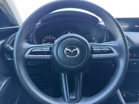 Used 2019 MAZDA MAZDA3 Sedan FWD image 9