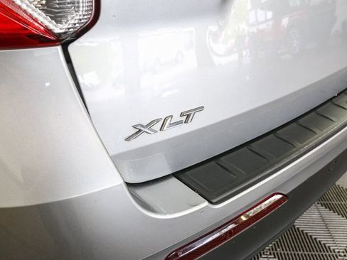 Used 2022 Ford Explorer XLT image 9